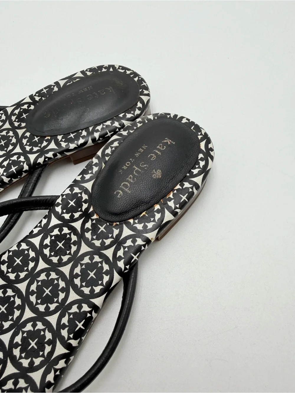 Kate Spade Mystic Bow Slippers Flip Flops. Women's Size 8